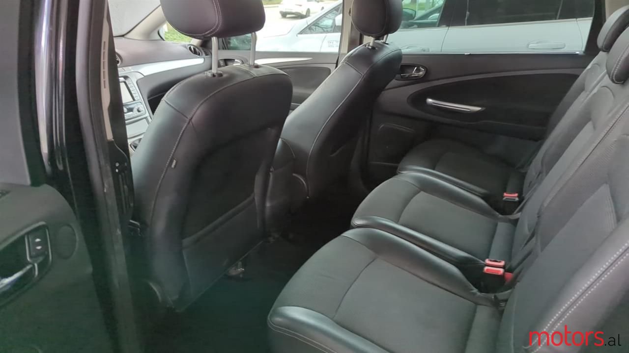 2007' Ford S-Max photo #5