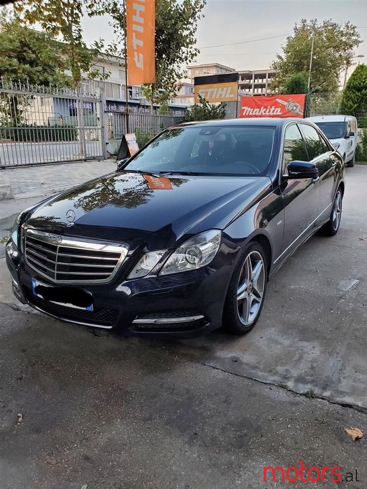 2011' Mercedes-Benz E 350 photo #1