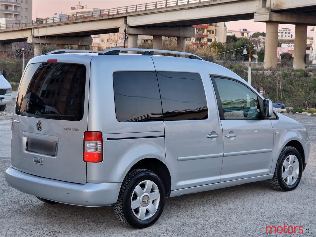 2008' Volkswagen Caddy photo #5
