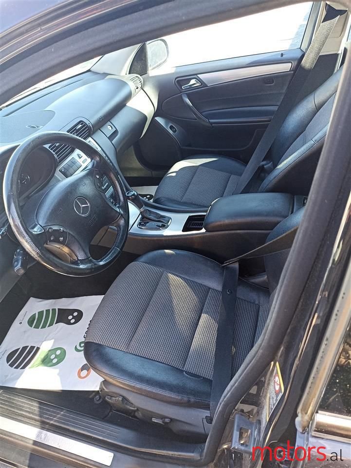 2005' Mercedes-Benz C 200 photo #2