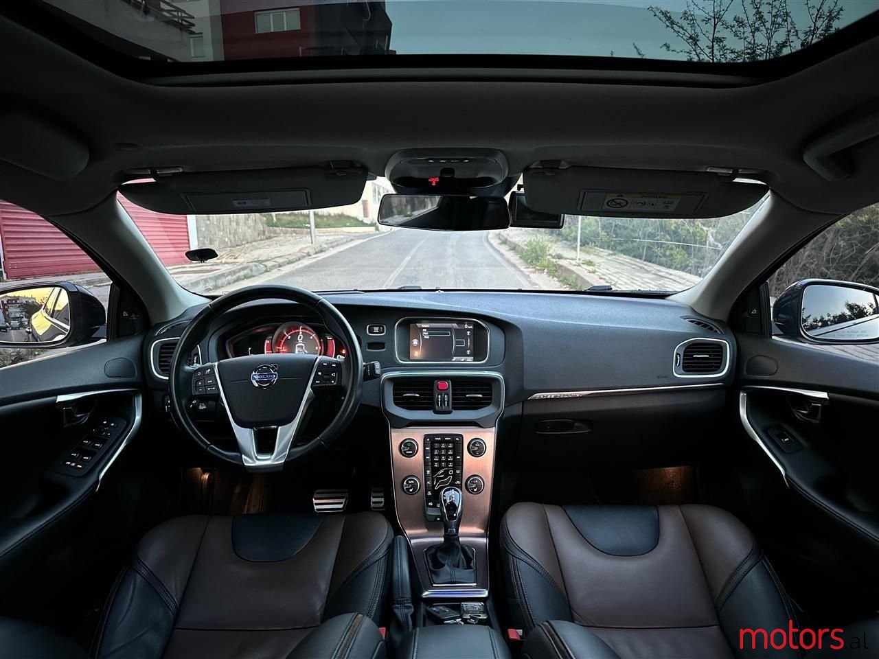 2015' Volvo V40 Cc photo #5