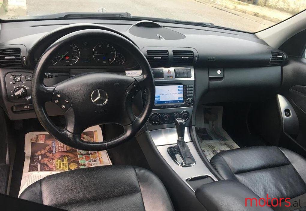 2005' Mercedes-Benz 220 photo #2