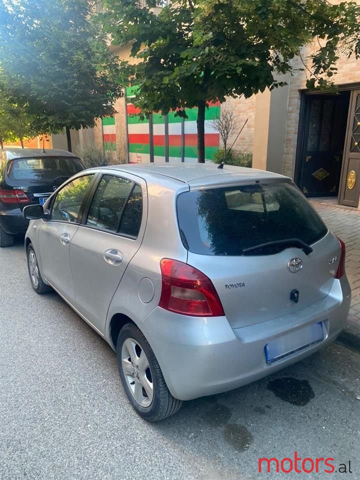 2007' Toyota Yaris photo #2