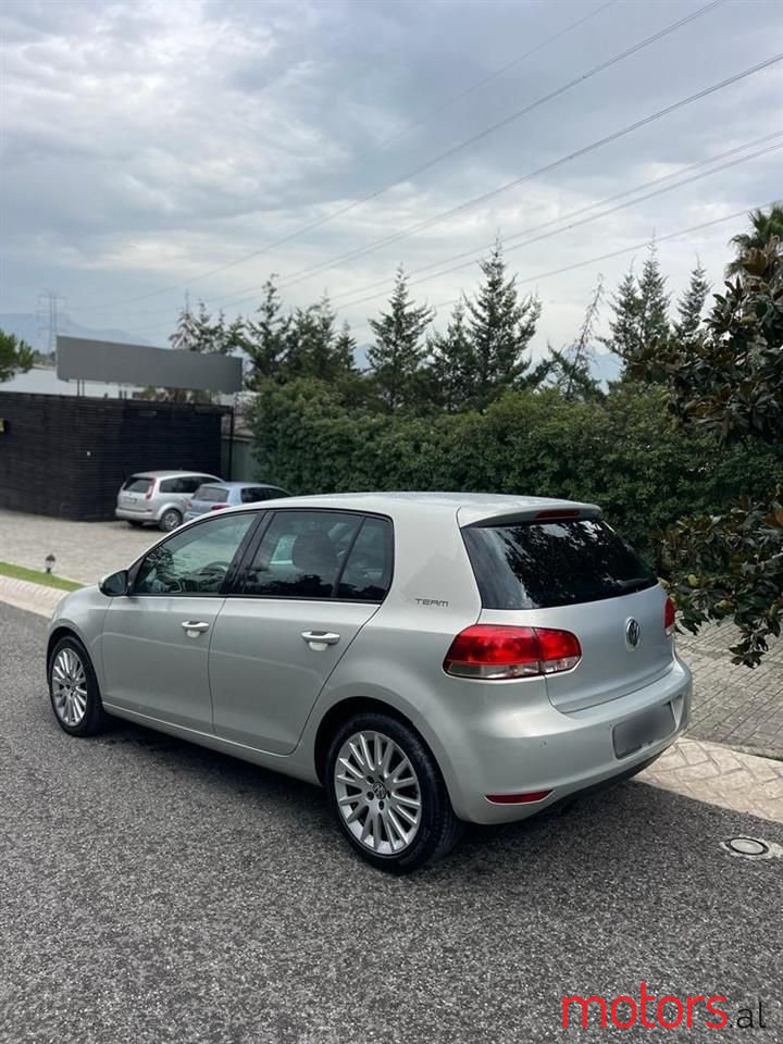 2010' Volkswagen Golf photo #3