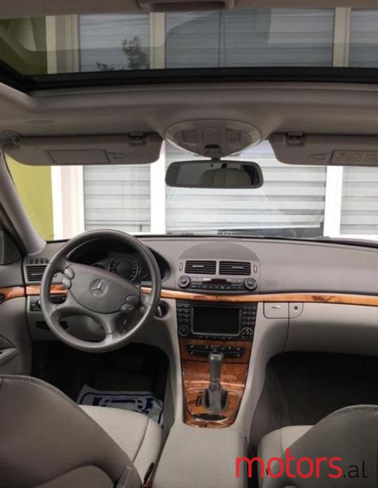 2008' Mercedes-Benz E 320 photo #5