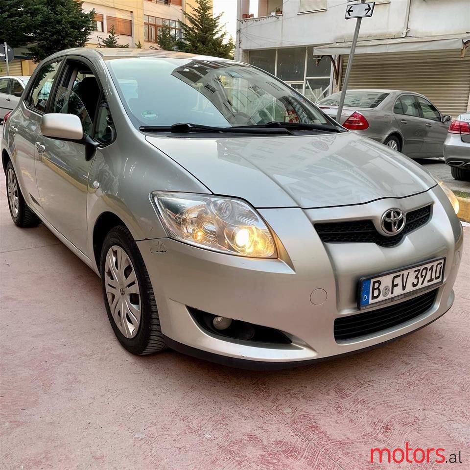 2008' Toyota Auris photo #2