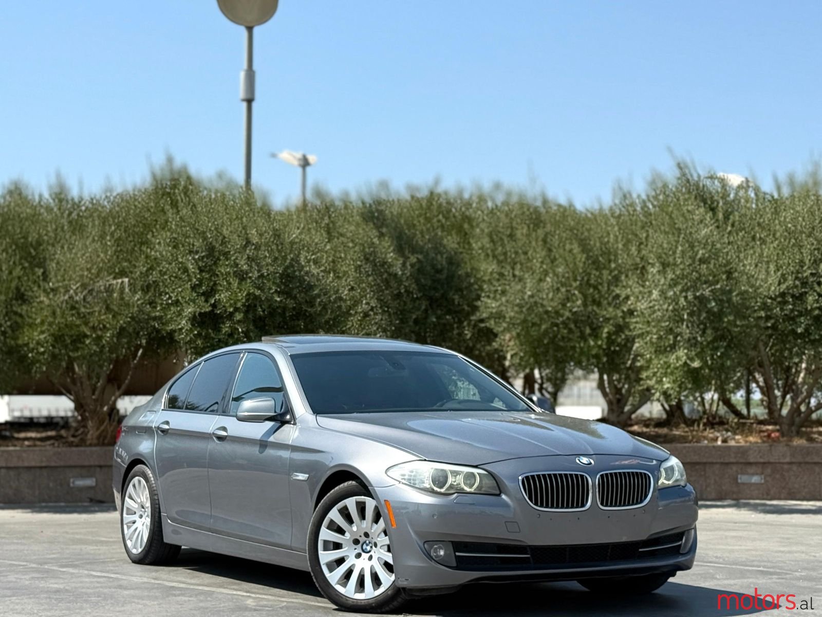 2012' BMW 528 photo #1
