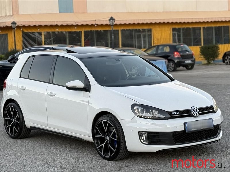 2013' Volkswagen Golf photo #3