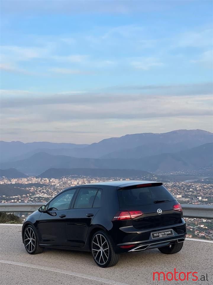 2013' Volkswagen Golf photo #2