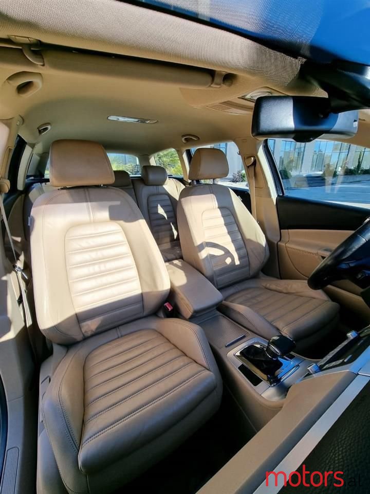 2007' Volkswagen Passat photo #3