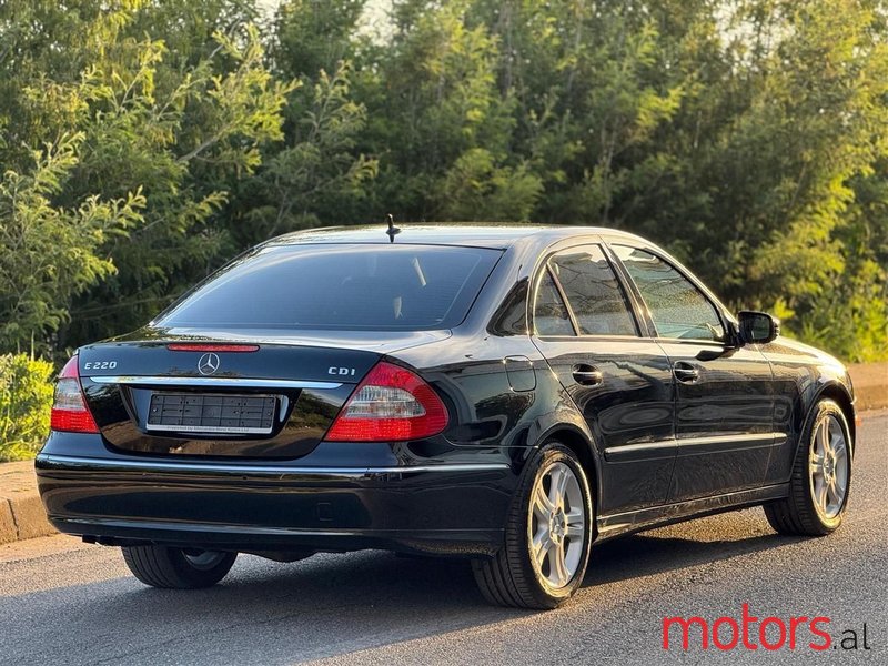 2007' Mercedes-Benz E 220 photo #2