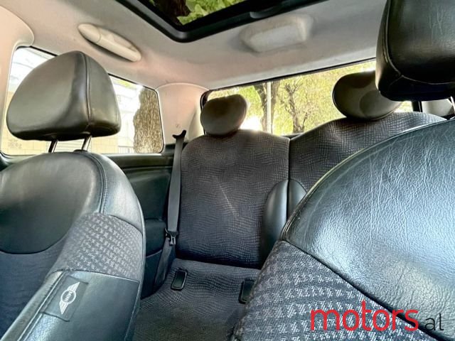 2004' MINI Cooper photo #5