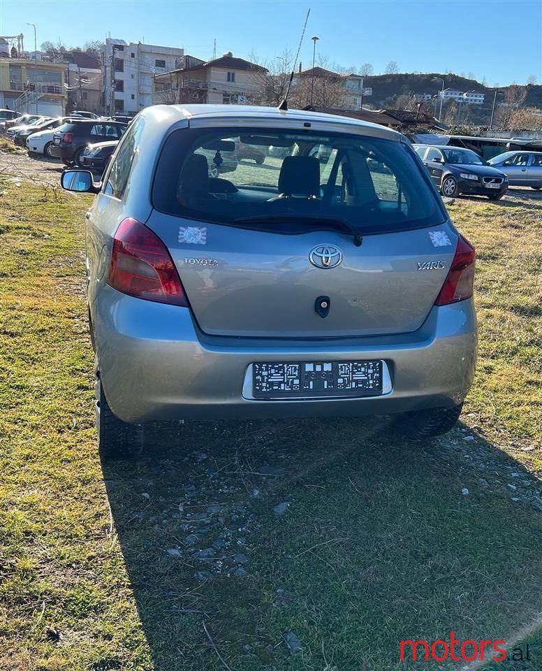 2006' Toyota Yaris photo #2