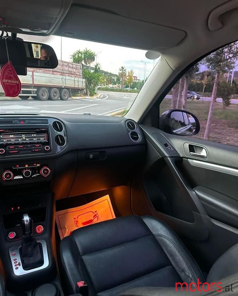 2014' Volkswagen Tiguan photo #3