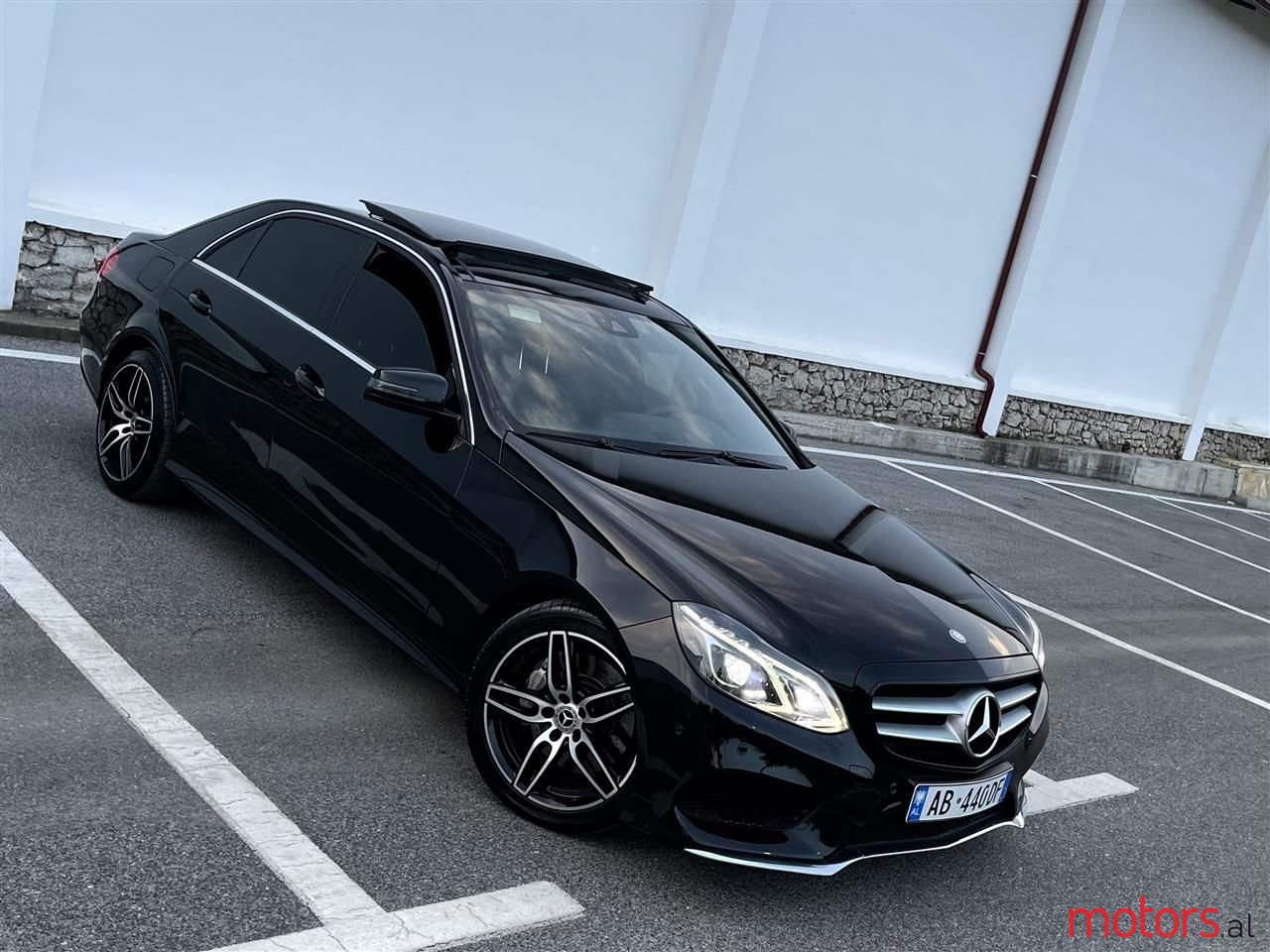 2014' Mercedes-Benz E 350 photo #1