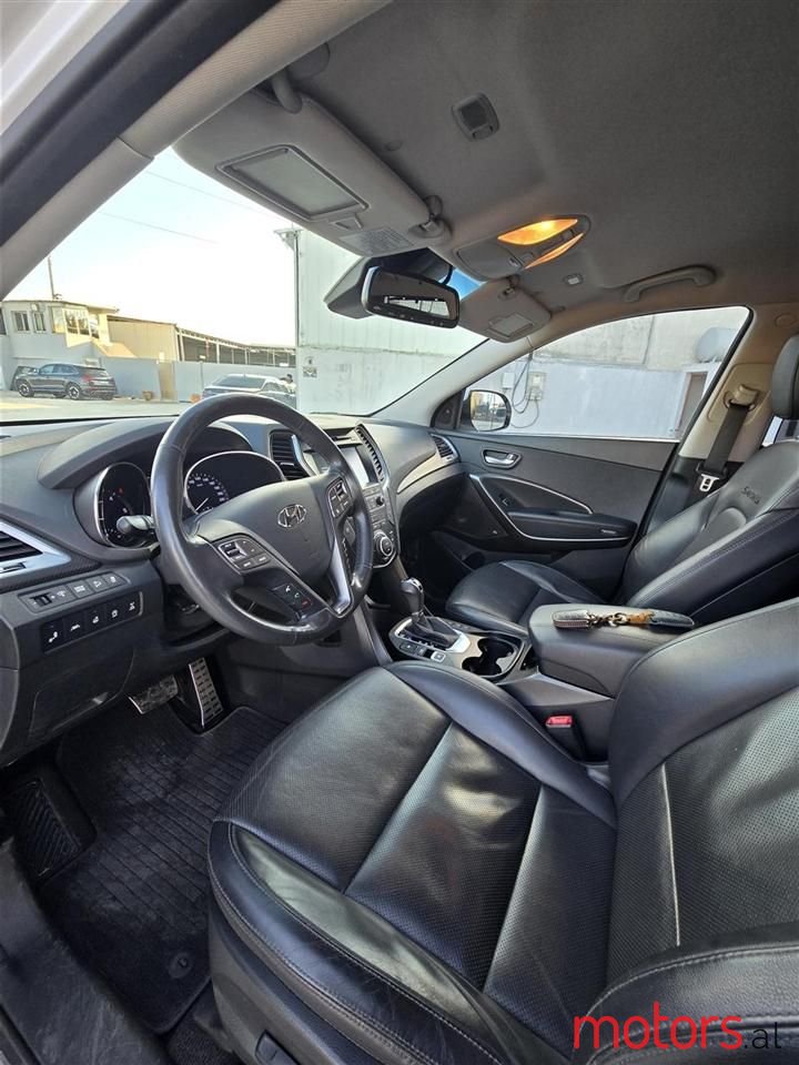 2015' Hyundai Santa Fe photo #5