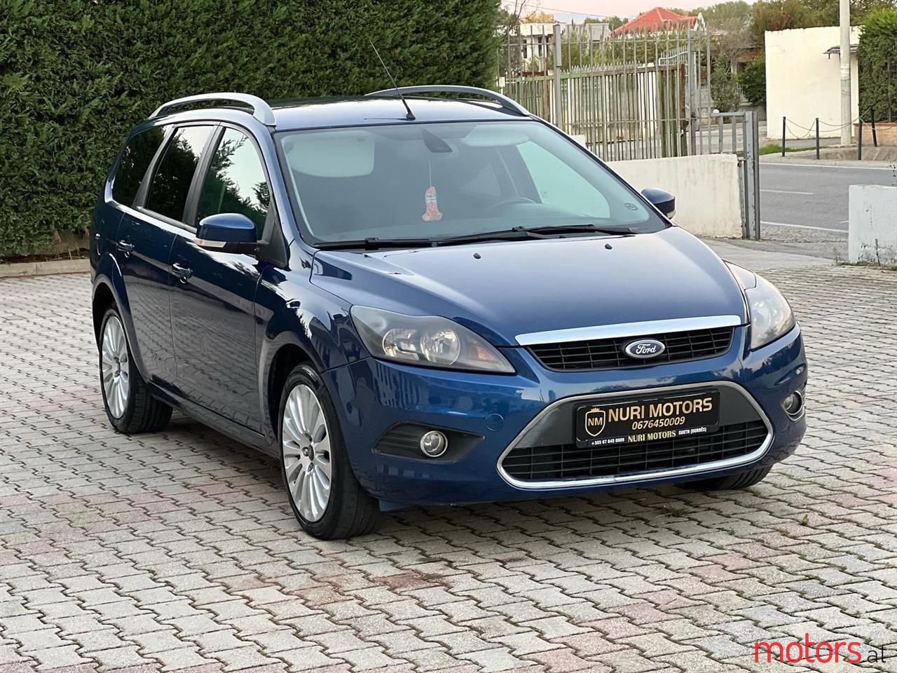 2008' Ford Focus photo #2