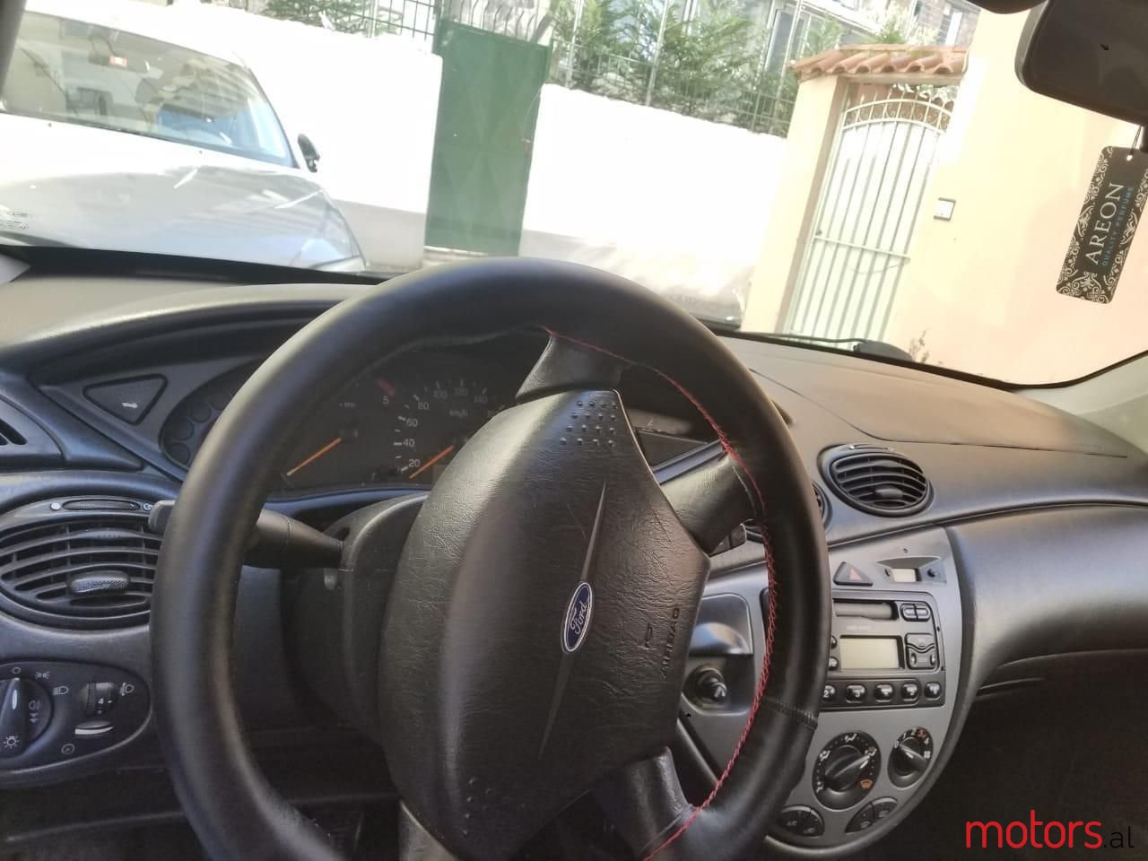 2001' Ford Focus photo #4