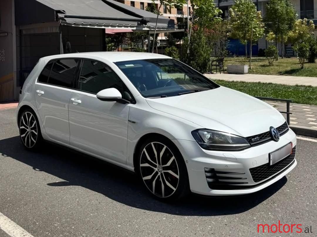 2014' Volkswagen Golf photo #2