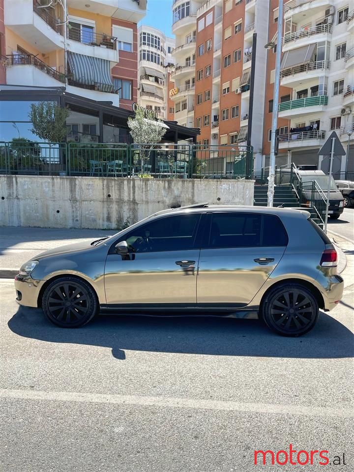 2011' Volkswagen Golf photo #5