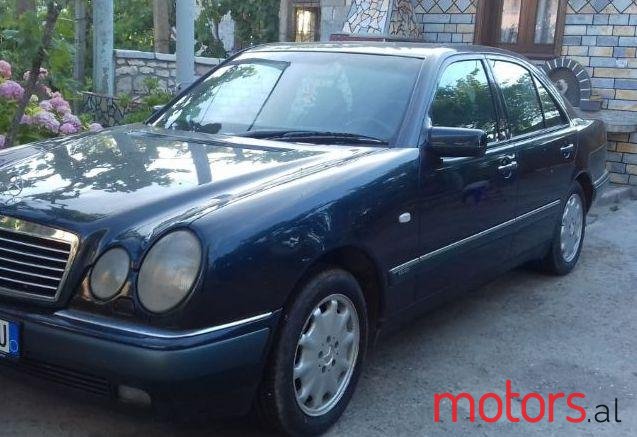1998' Mercedes-Benz E-Class photo #1