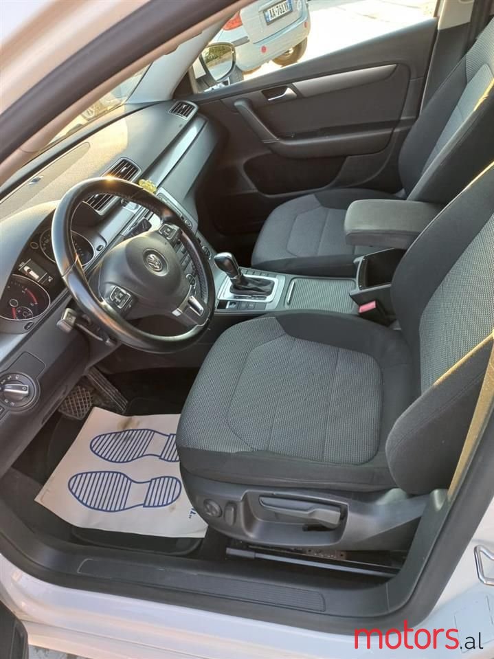 2015' Volkswagen Passat photo #3