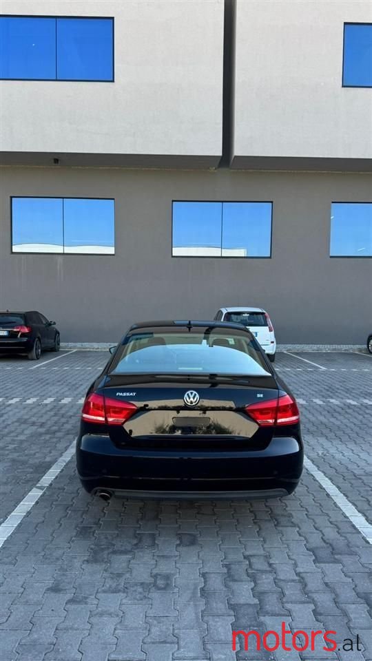 2012' Volkswagen Passat photo #6
