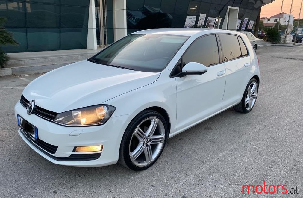 2015' Volkswagen Golf photo #1