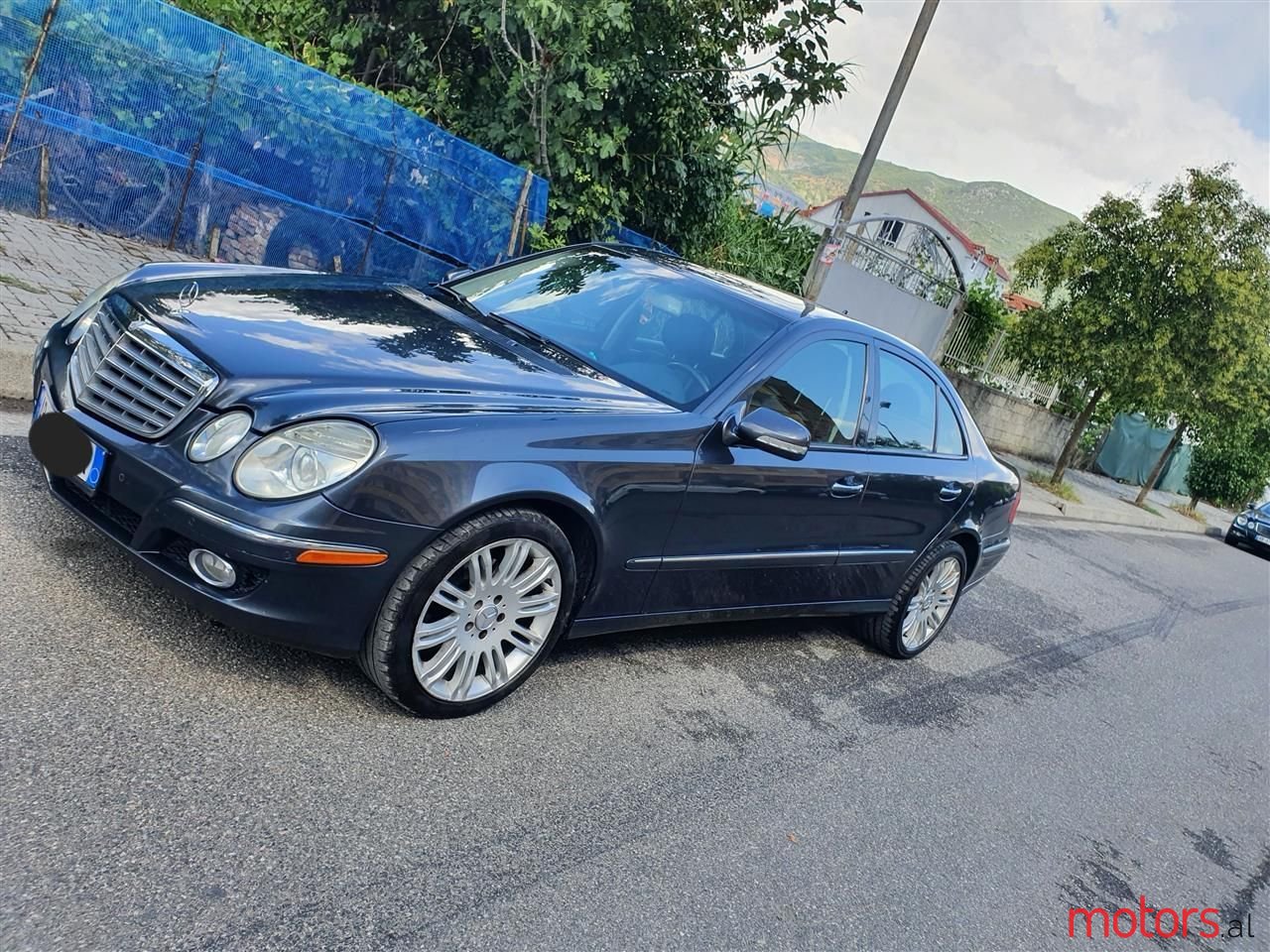 2008' Mercedes-Benz E 300 photo #1