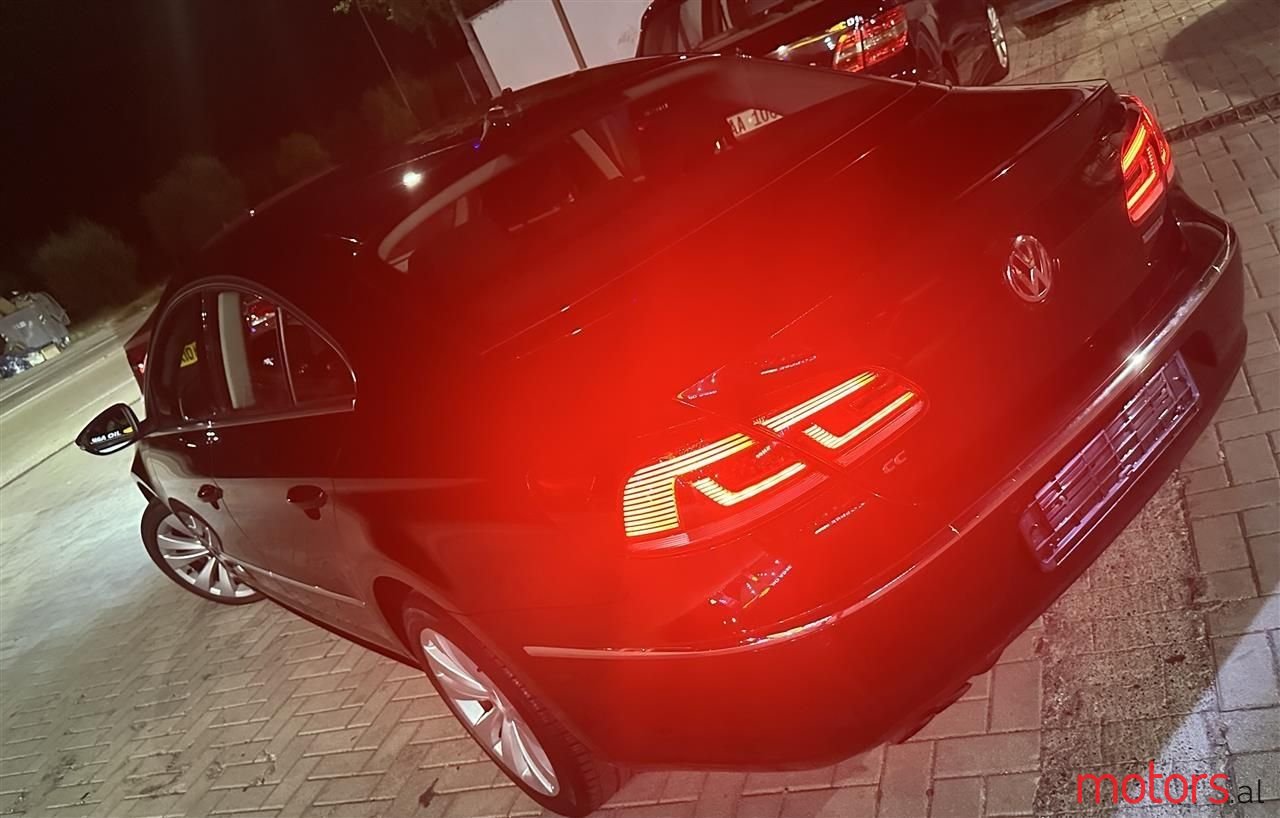 2013' Volkswagen Passat photo #1