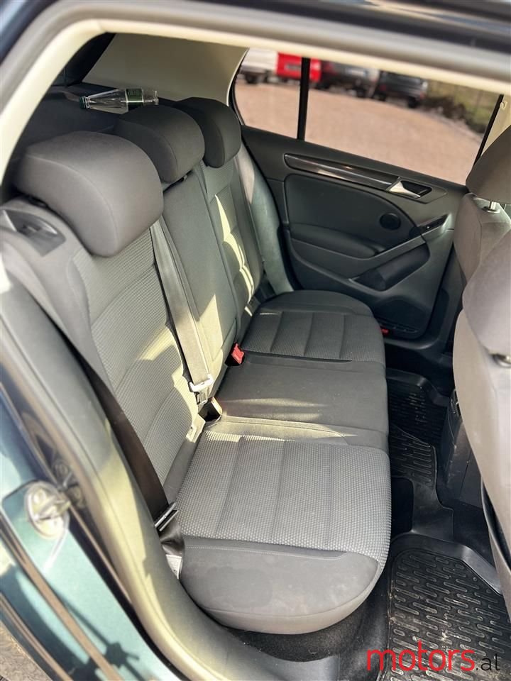 2010' Volkswagen Golf photo #5