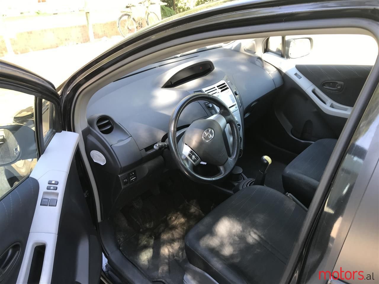 2006' Toyota Yaris photo #2