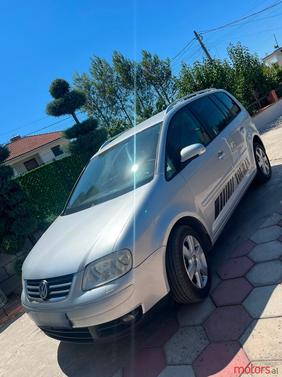 2005' Volkswagen Touran photo #1