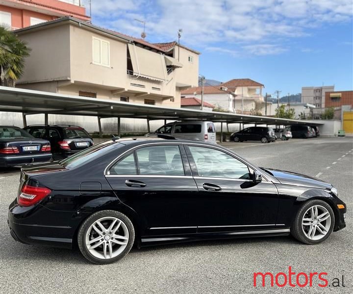 2012' Mercedes-Benz C 300 photo #3