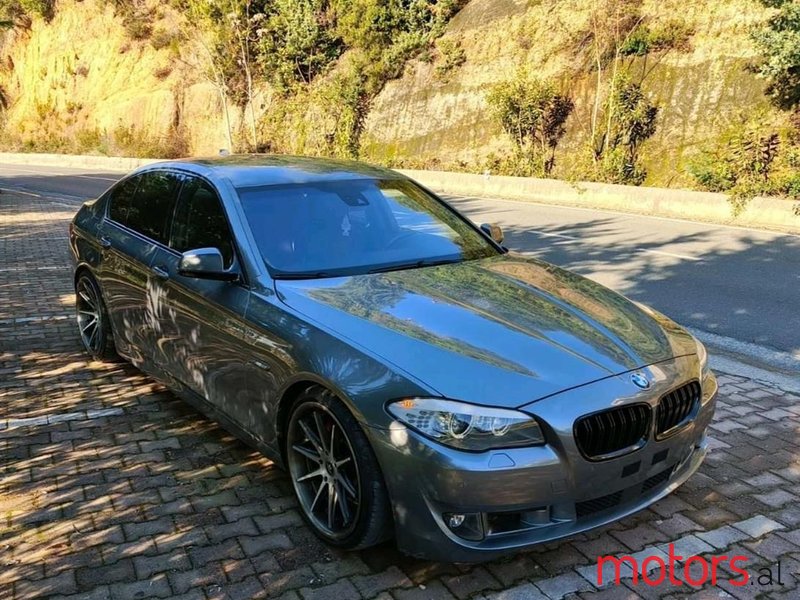 2012' BMW 528 photo #2