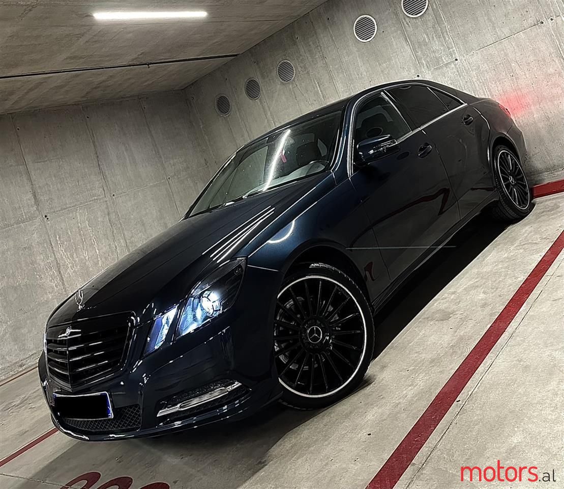 2013' Mercedes-Benz E 220 photo #1