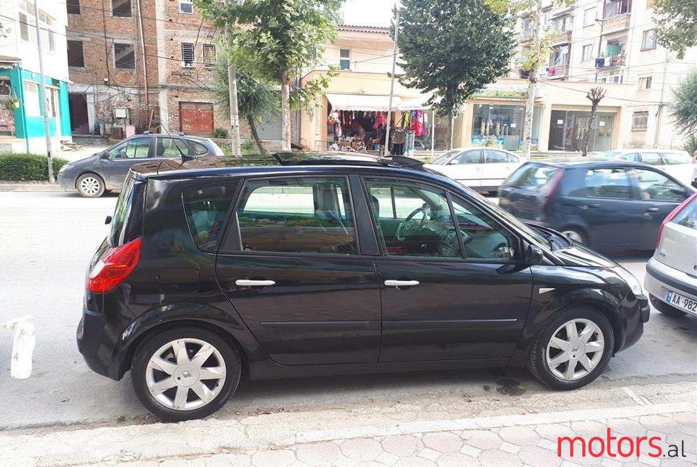 2008' Renault Scenic photo #1
