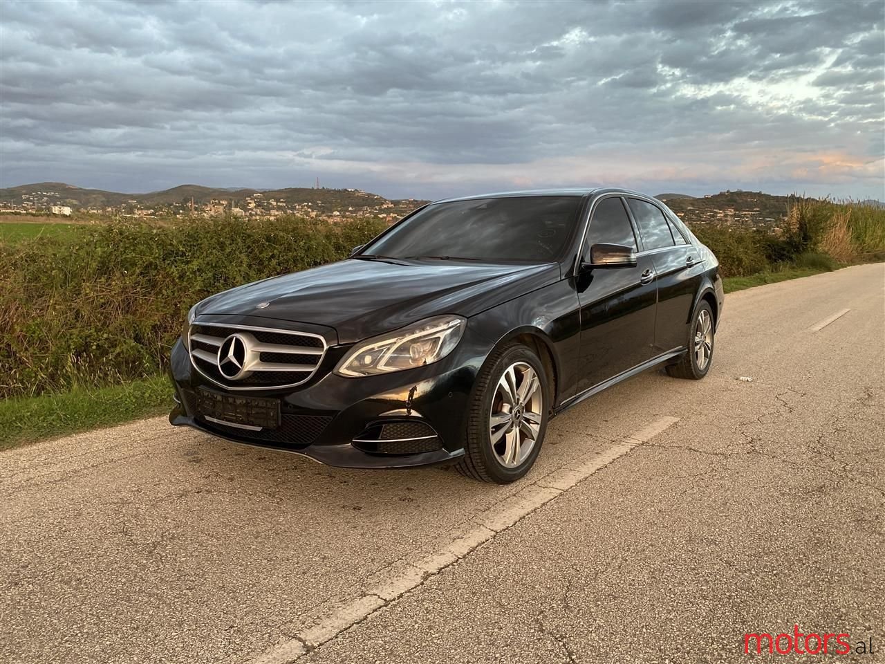 2014' Mercedes-Benz E 220 photo #1