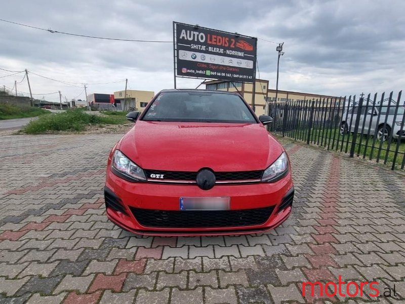 2015' Volkswagen Golf photo #1