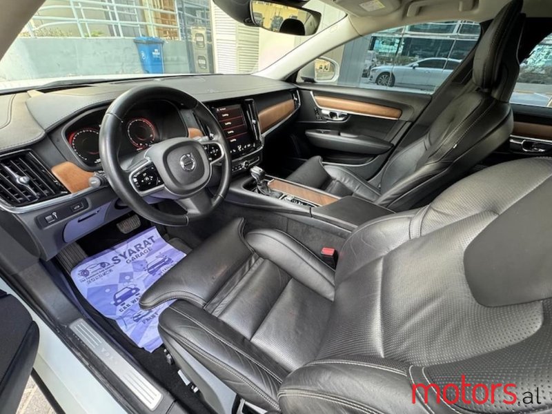 2017' Volvo S90 photo #5