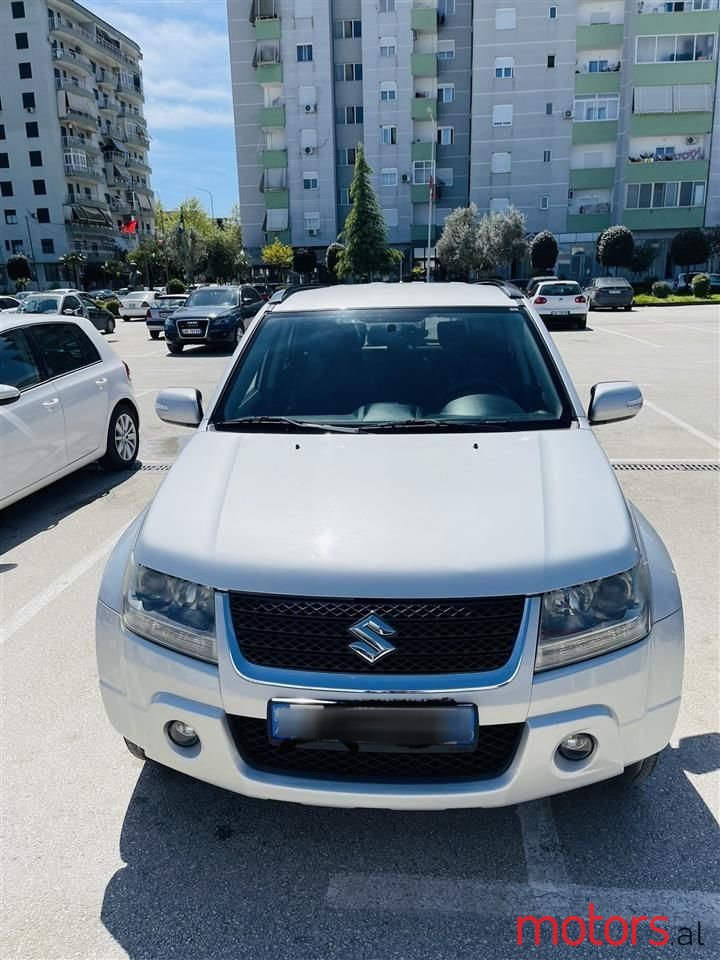 2010' Suzuki Grand Vitara photo #1