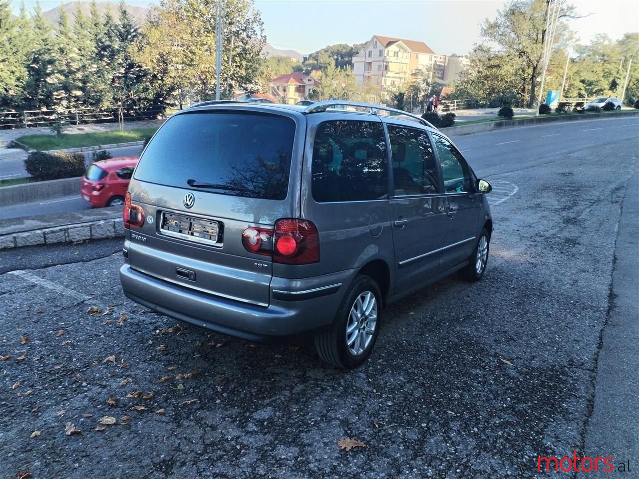 2010' Volkswagen Sharan photo #4