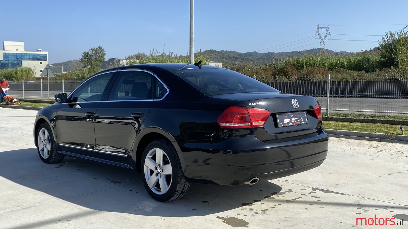 2013' Volkswagen Passat photo #5