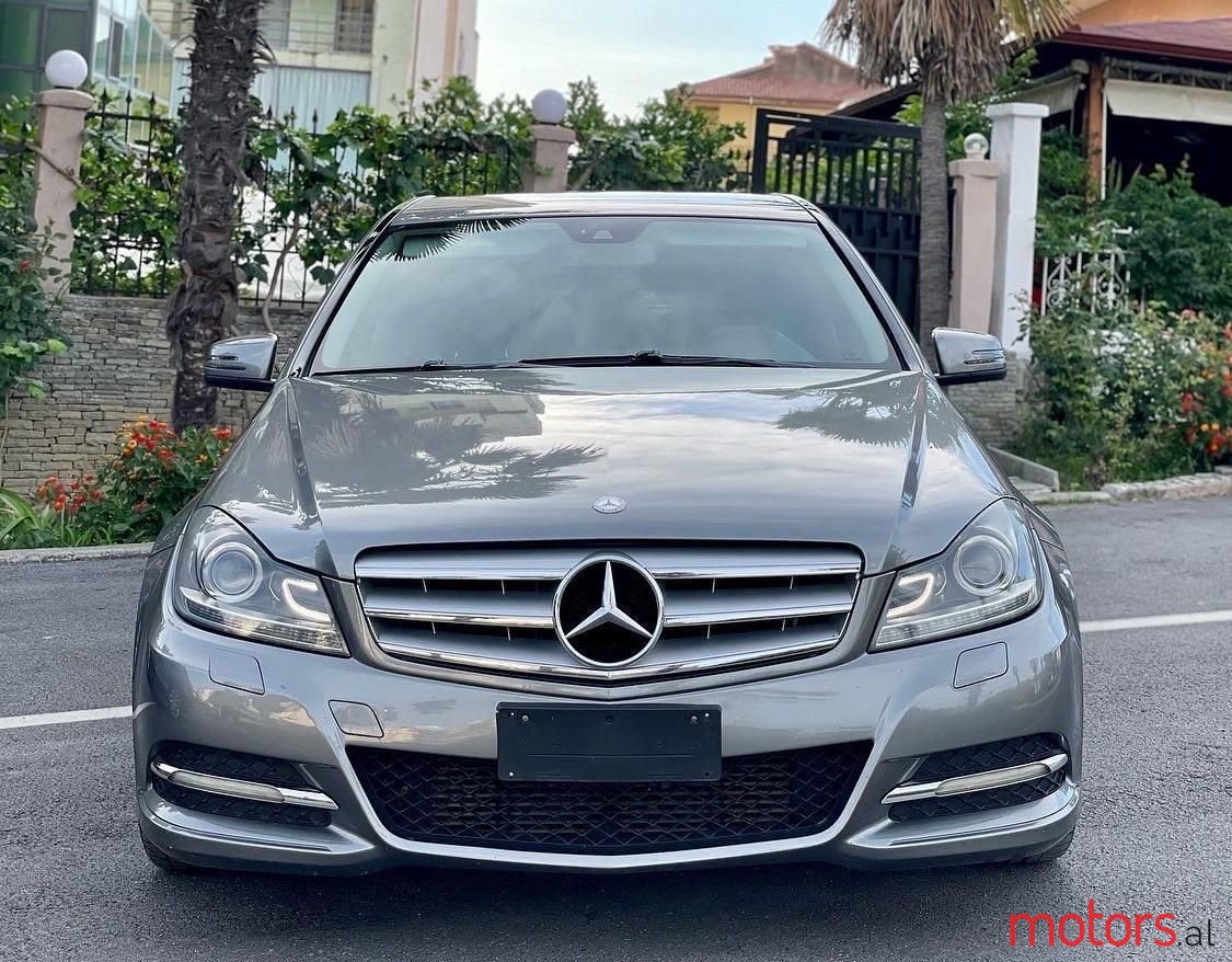2011' Mercedes-Benz C 220 photo #6