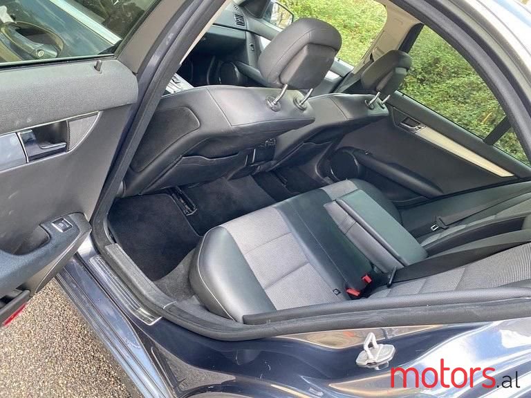 2010' Mercedes-Benz C 220 photo #2