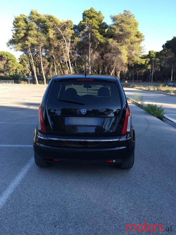 2009' Lancia Musa photo #3