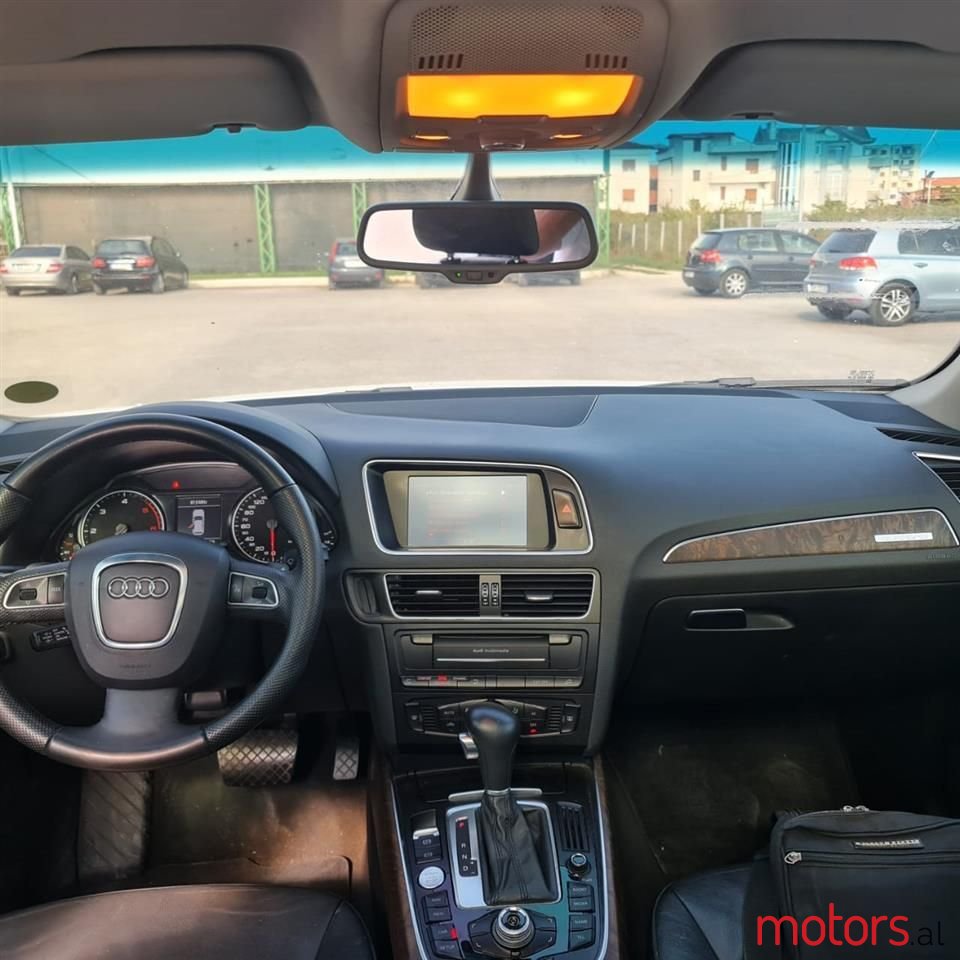 2010' Audi Q5 photo #3