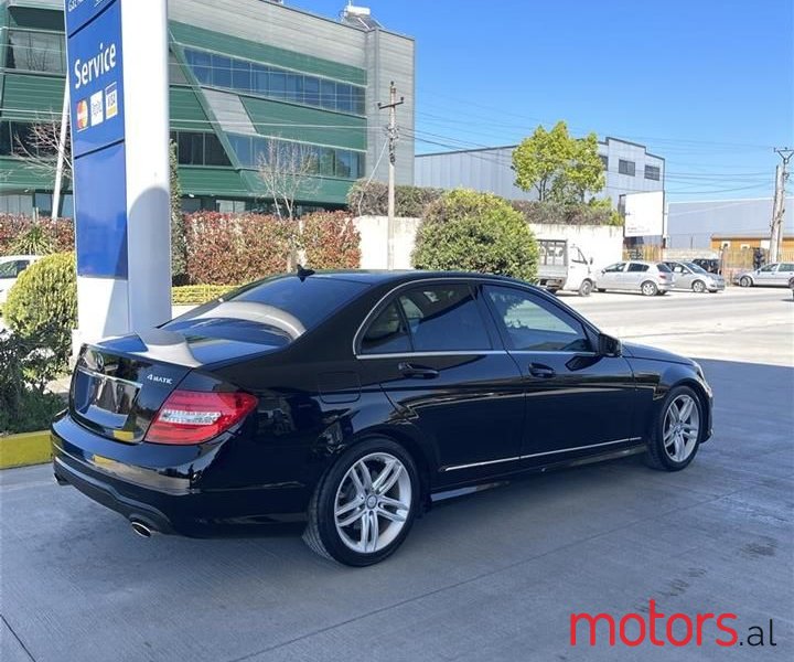 2012' Mercedes-Benz C 300 photo #5
