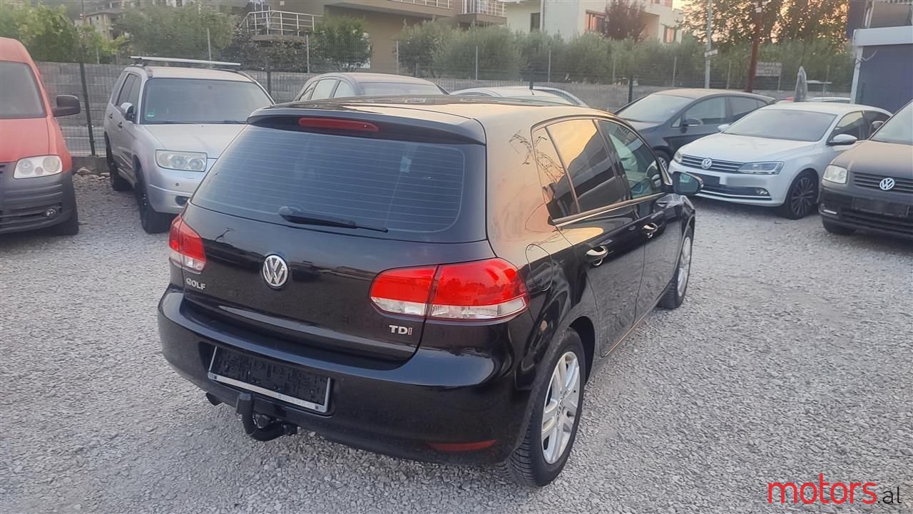 2011' Volkswagen Golf photo #5