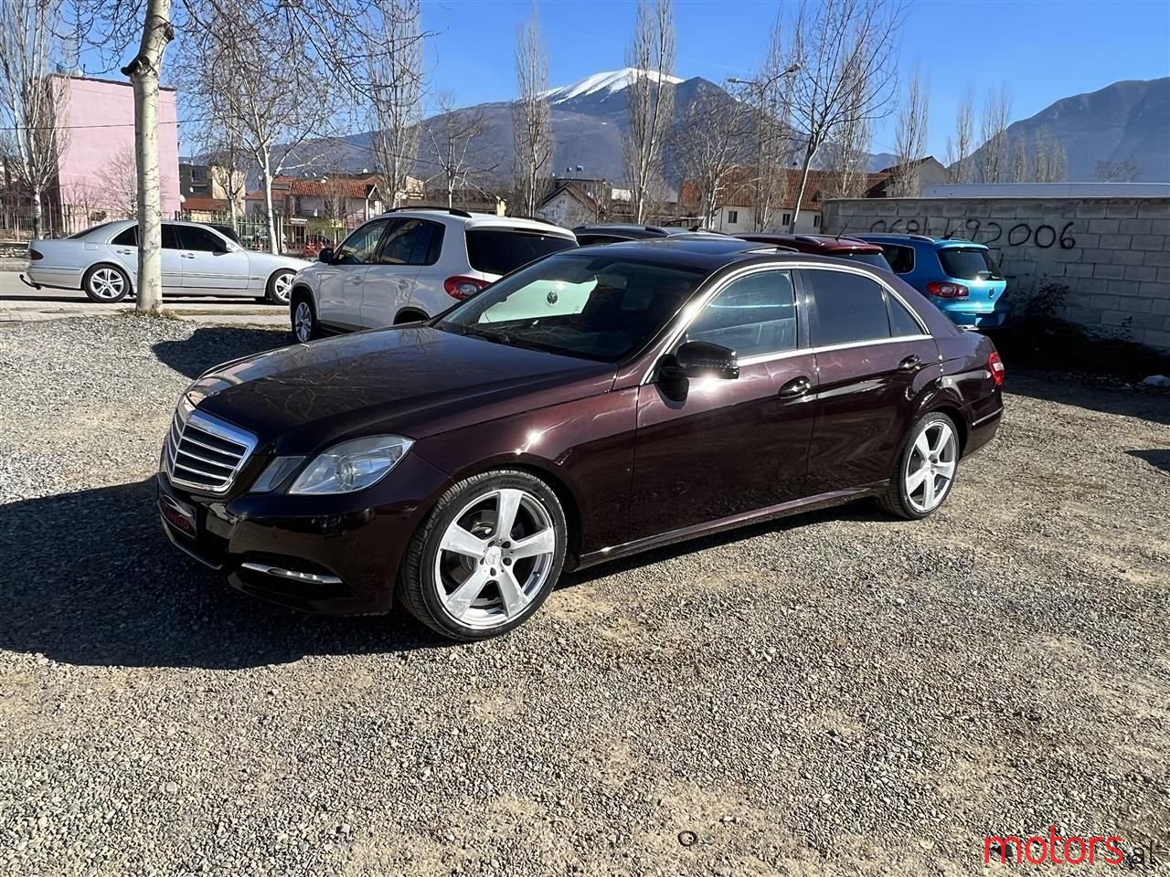 2012' Mercedes-Benz E 200 photo #1